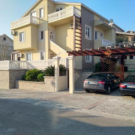 Apartments Sandra Tivat Exterior photo