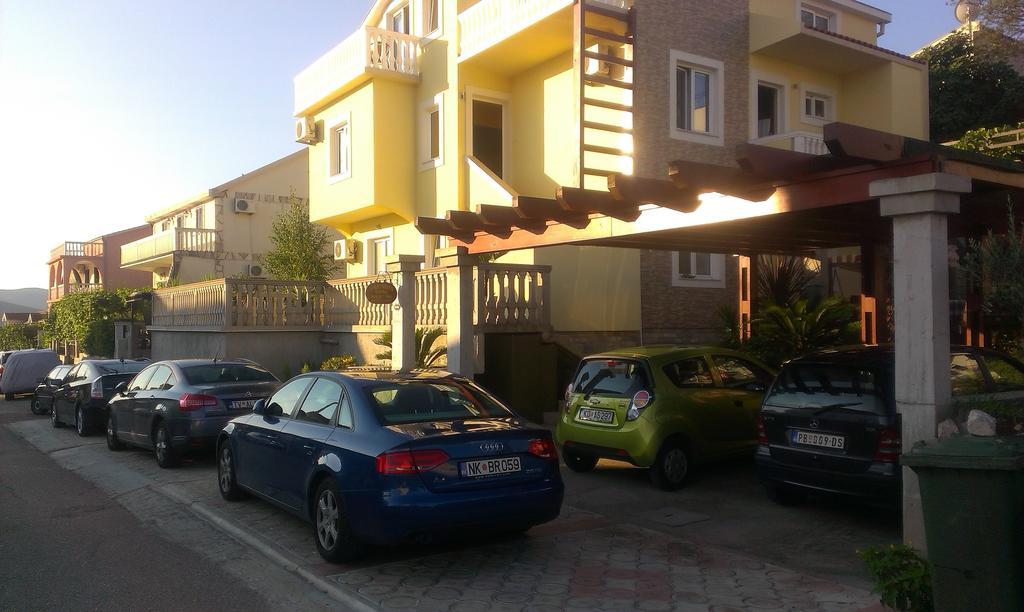 Apartments Sandra Tivat Exterior photo