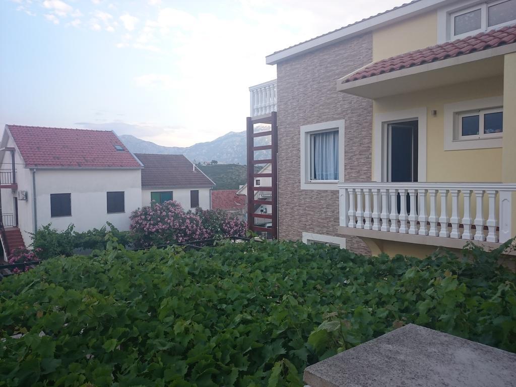 Apartments Sandra Tivat Exterior photo